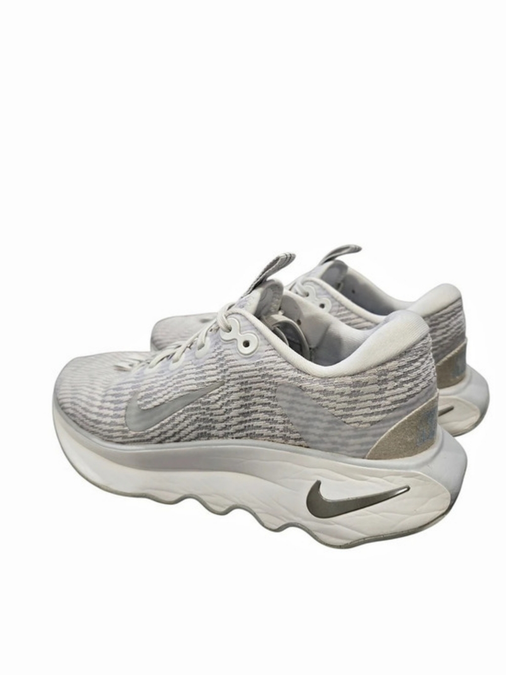 Nike Motiva Photon Dust Women's Gray & White Athletic Shoes Us 7.5